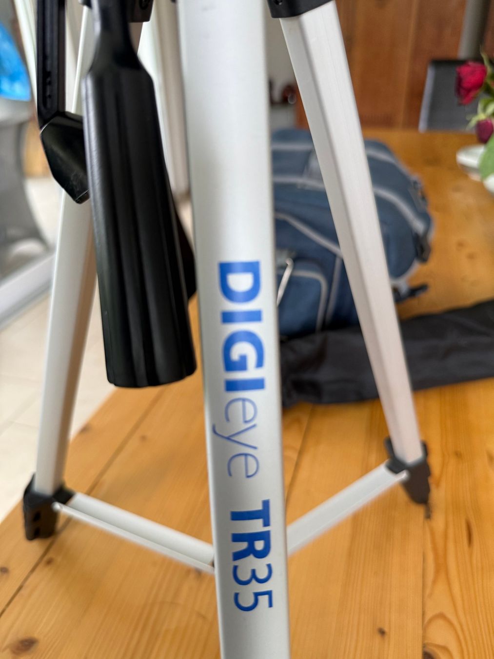 Treppiedi & Teste: Neu Dreibeinstativ Digi TR 35 – Nuovo e nell'imballaggio originale da Kirchdorf AG venduto da coco123 1