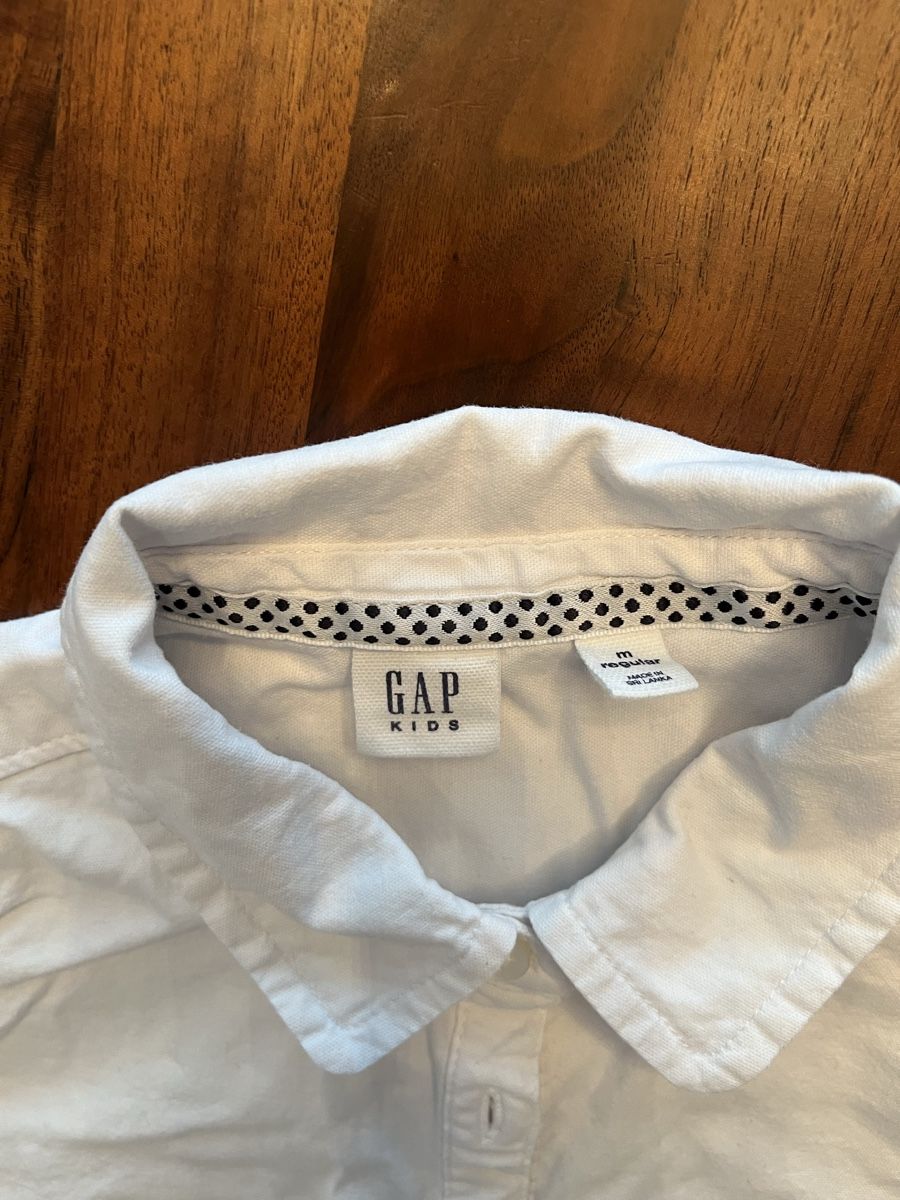 Gap Camicie, T-shirt & Polo: Weisses GAP Hemd, Gr. 110 (5-6J.) – Usato da Zug venduto da Haegito 1