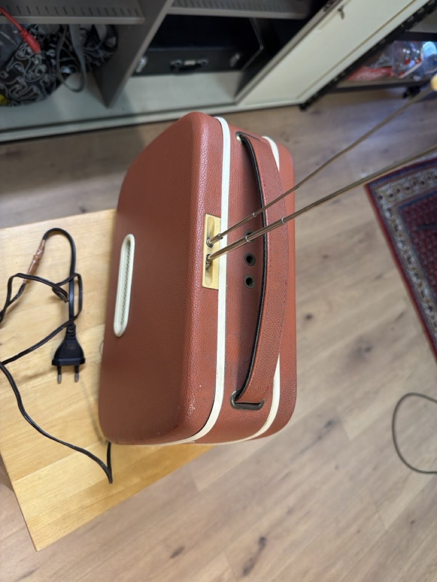 Radio: Radio vintage Accord anni '60, – Usato da basel venduto da Swiss._.1978 3