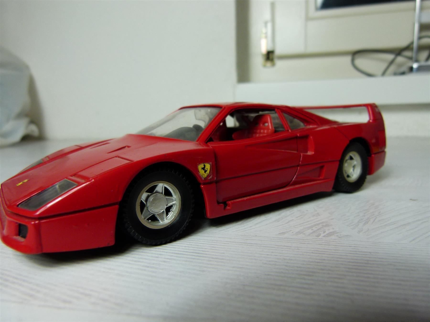 Modellini d'auto: Modellauto Ferrari F40 1:25 – Usato da Uerkheim venduto da Justi.y 2