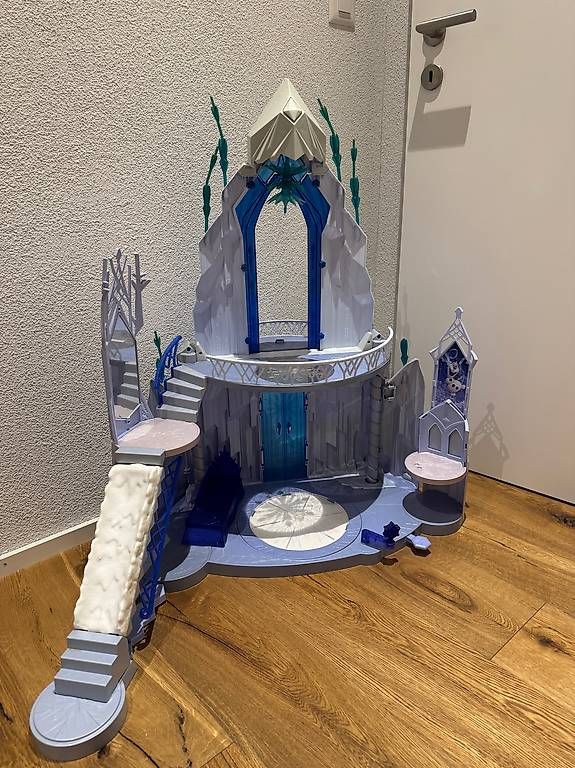 Giocattoli: Elsa und Anna Schloss / Eispast – Usato da Birrhard venduto da Raya1123 1