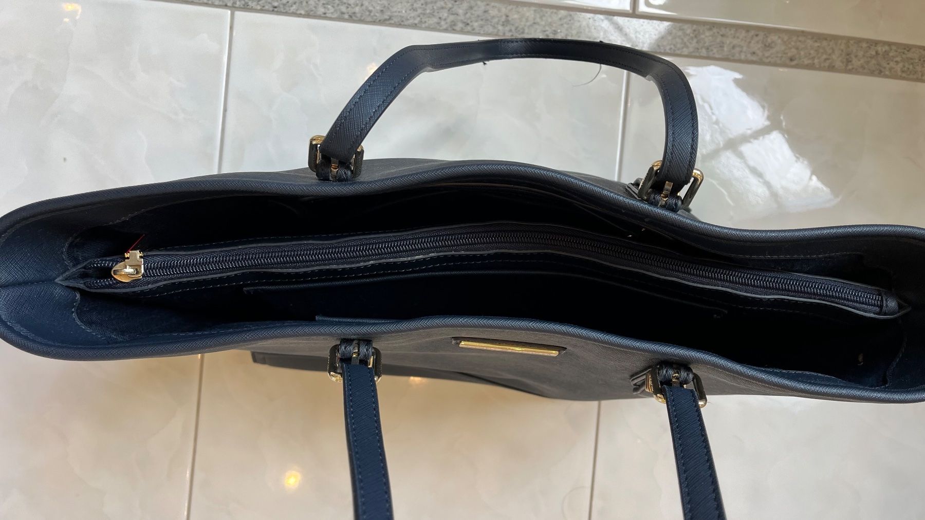 Tommy Hilfiger Taschen für Damen: Tommy Hilfiger Handtasche – Gebraucht aus Küsnacht ZH von Floor1an 2