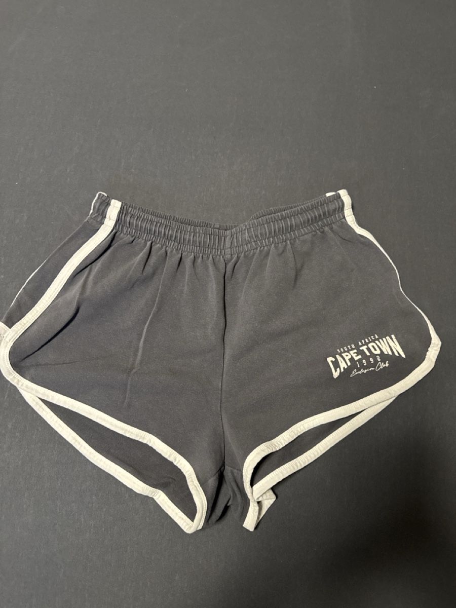 Hosen: Damen Shorts Gr.M – Gebraucht aus Zürich von DiemN