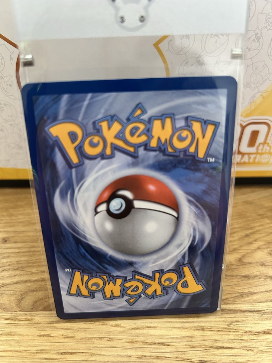 Pokémon Sammelbilder & Trading cards: Pokémon 30th Glurak 4/102 – Neu (gemäss Beschreibung) aus Volketswil von kri_mp95 1