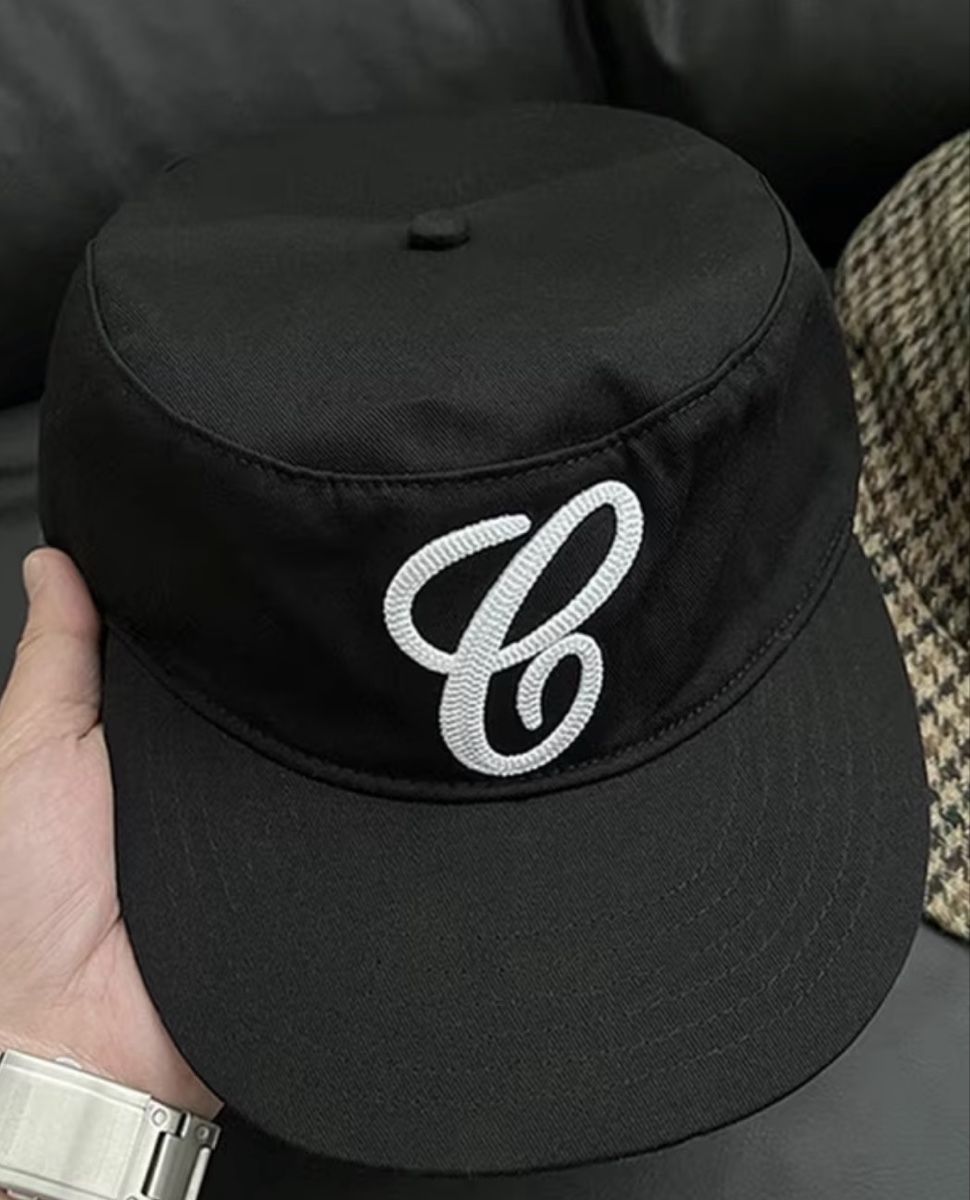 Hüte, Mützen & Caps: Kappe Flat Hat – Gebraucht aus Chur von dajan.17
