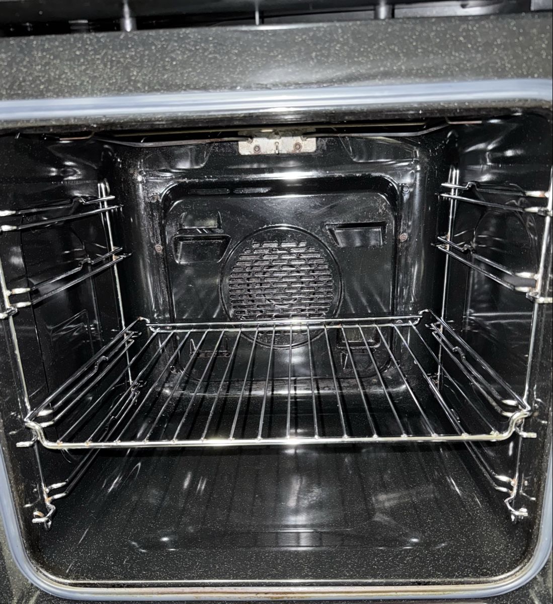 V-Zug Forni: V-Zug Backofen V200 CH Norm 55Cm – Usato da Kilchberg ZH venduto da Rei_9 1