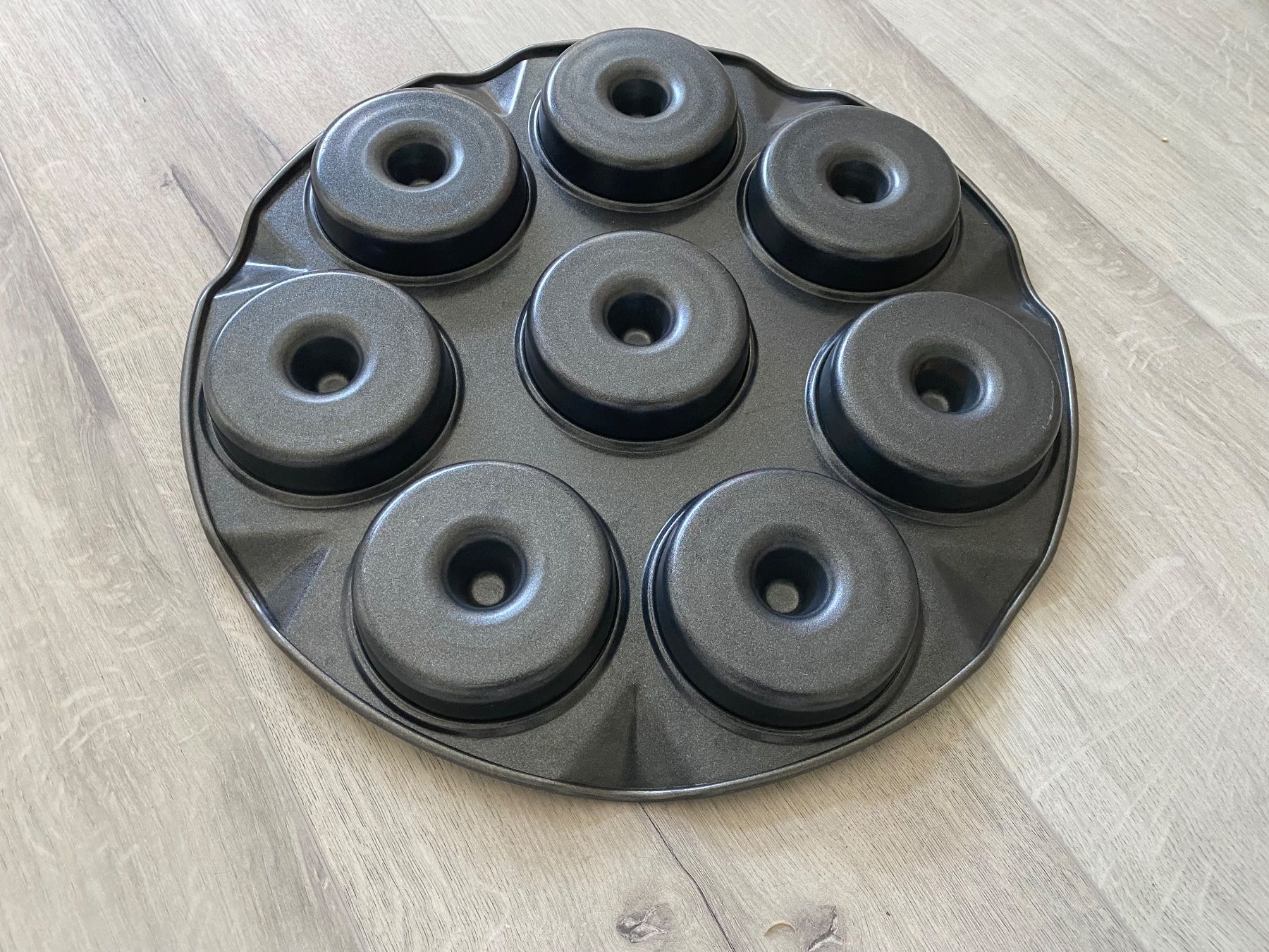 Teglie da forno: Apfel Chüechli Backform Apfelküchlein Küchen Chüechliblech – Nuovo (secondo la descrizione) da Dottikon venduto da 6571 2