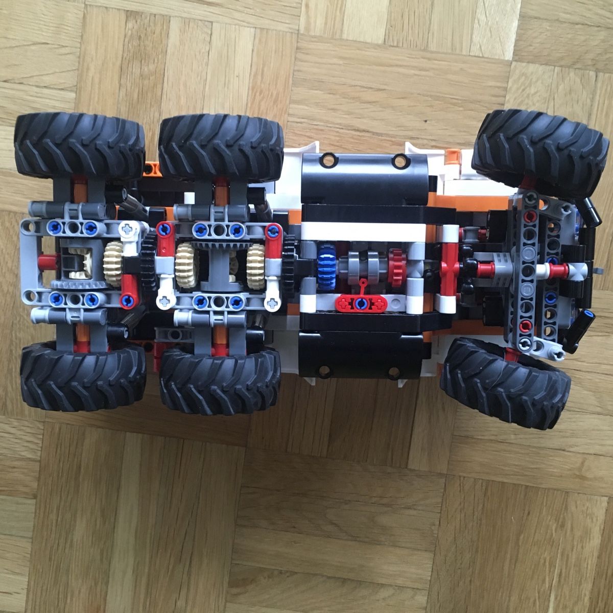 Lego Kit di costruzioni: LEGO Technik 42139 Geländefahrzeug – Usato da Zürich venduto da kiskinfam 8