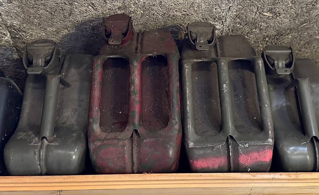 Benzinkanister: Benzinkanister Metall – Gebraucht aus Tegerfelden von bae_fhy9