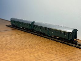 L1893: 2 Oldtimer DB Personenwagen (Spur N)