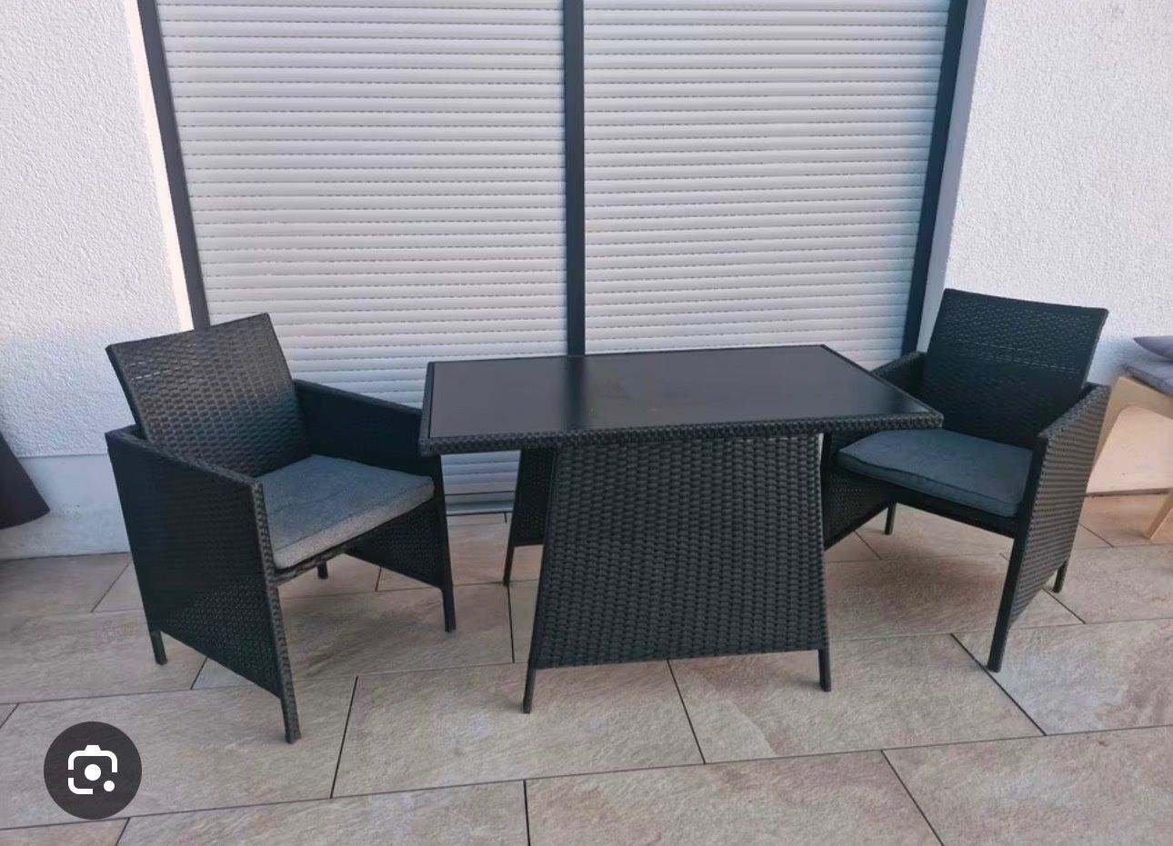 Set di tavolo e panche: Rattan tisch mit 2 Stühle – Usato da Zürich venduto da Privat4444