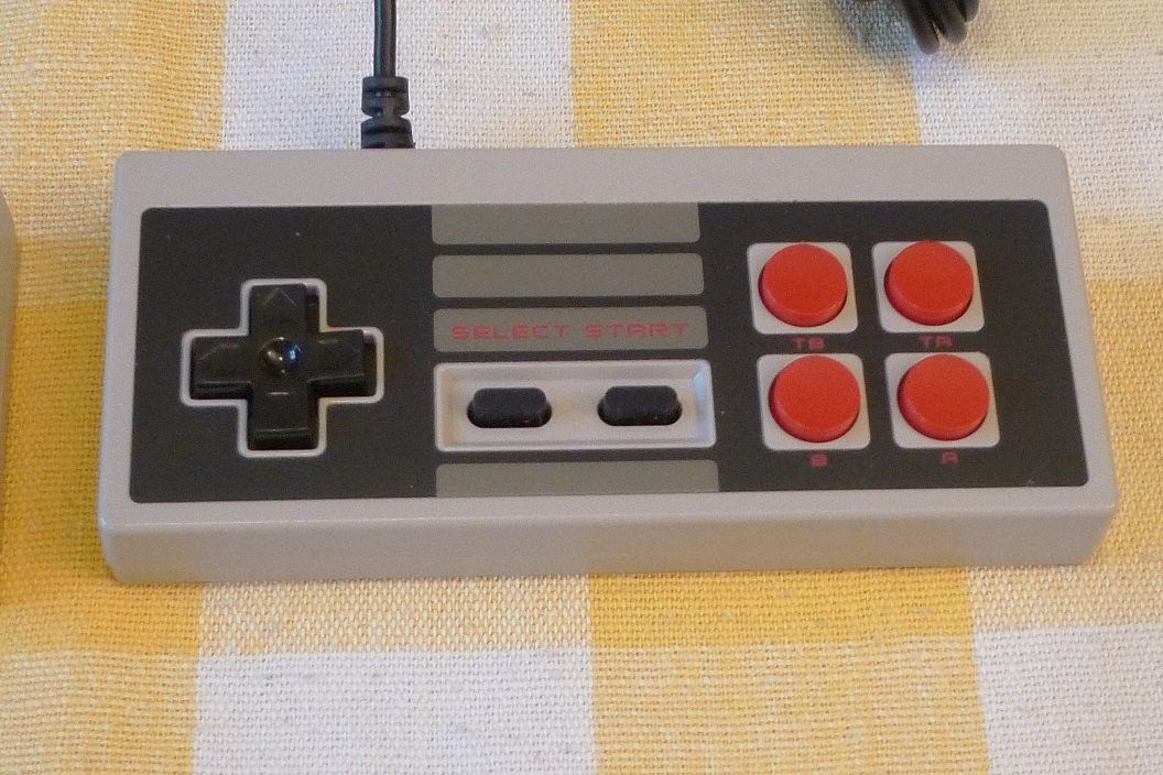 Console: Retro Gaming Console Nr.6 – Nuovo e nell'imballaggio originale da Bern venduto da bn1640 2