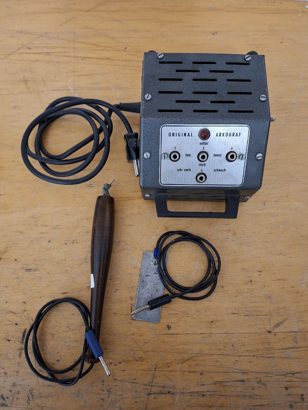 Tutti gli attrezzi: Elektroschreiber Arkograf – Usato da Berg (Dägerlen) venduto da SCH.B.
