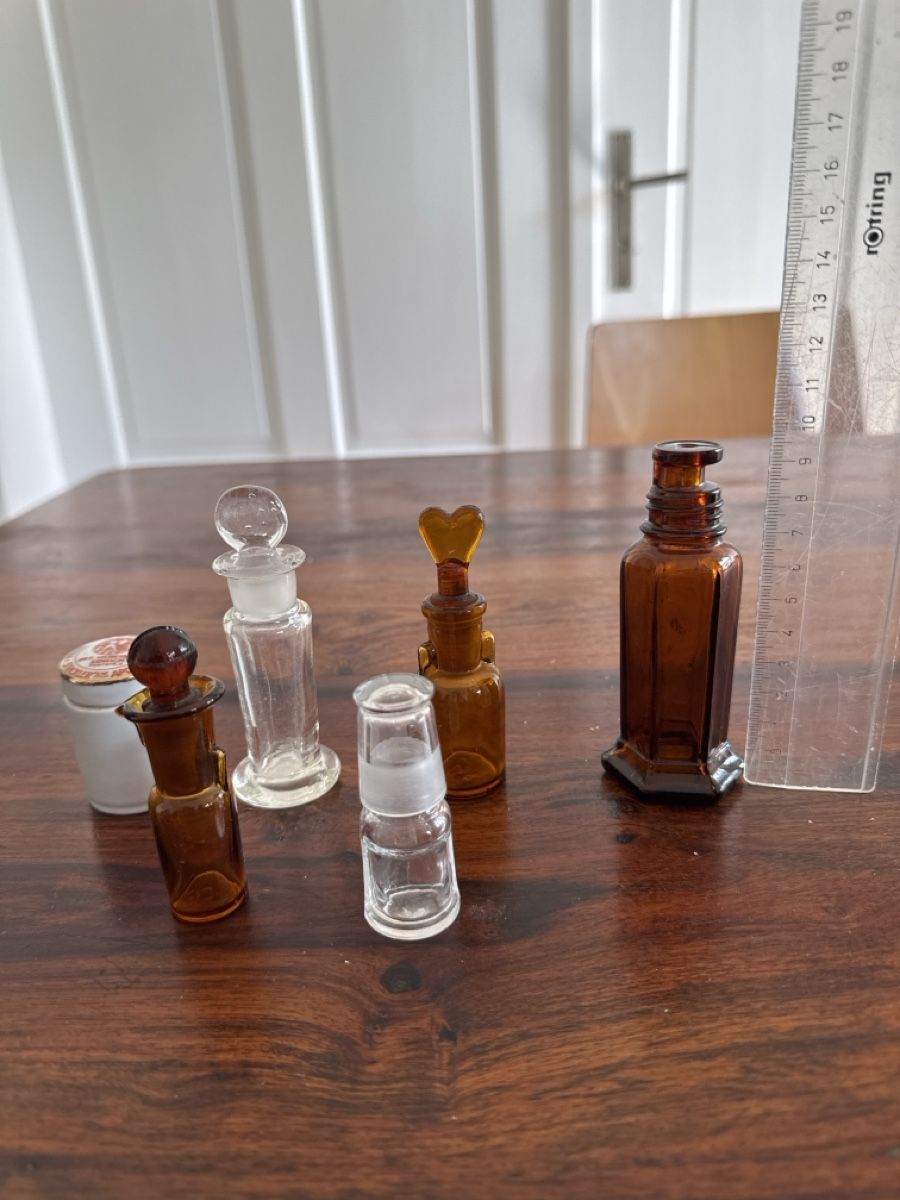 Accessori da laboratorio: 6 lustige kleine Medizinfläschchen – Usato da Zürich venduto da 2013tg 1