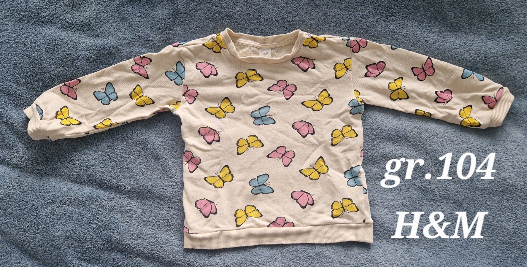 H&M Pulls et sweat-shirts: Pullover grösse 104 Schmetterling – D'occasion à Heimberg par Eleanor20