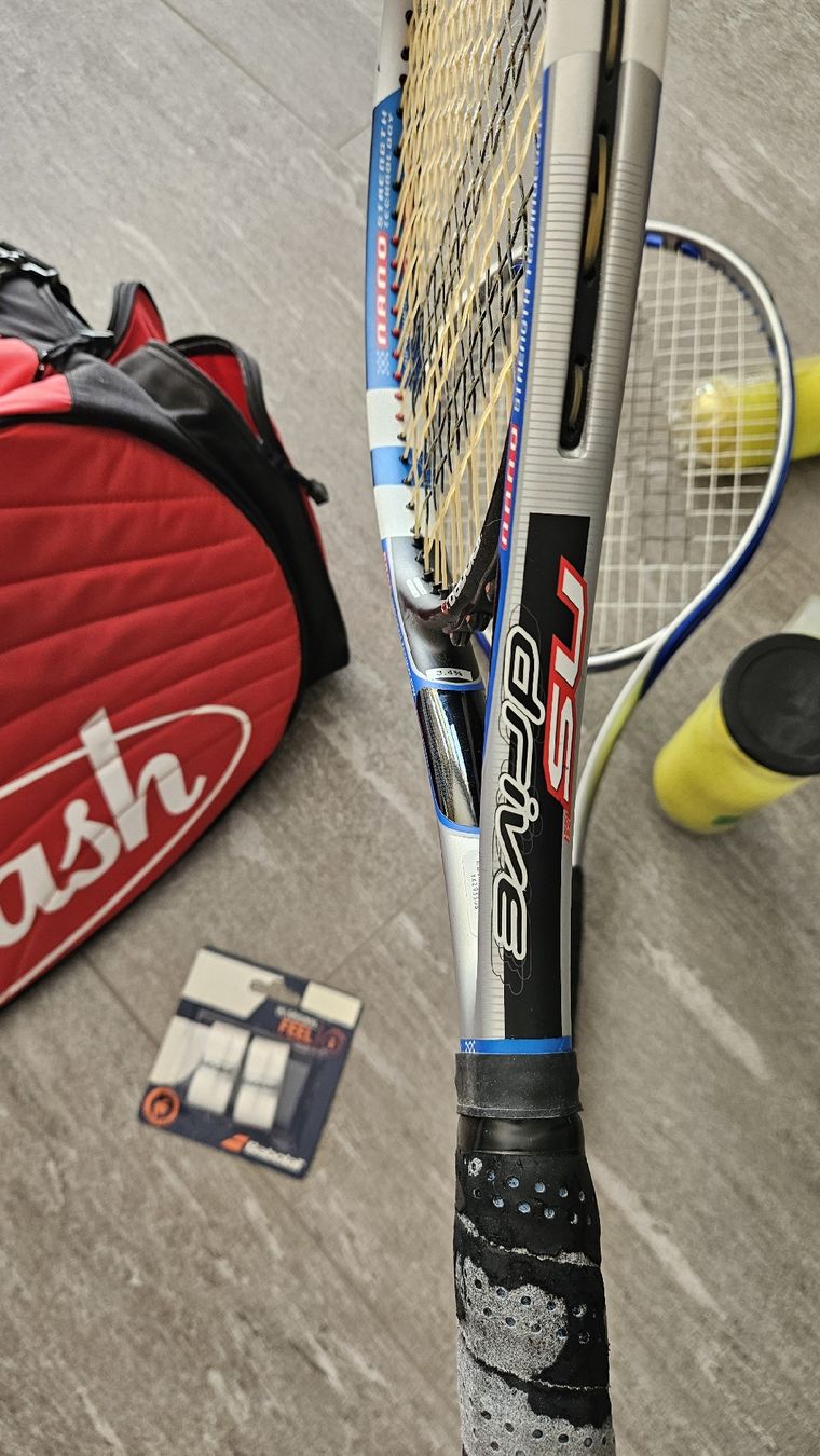 Raquettes: Tennis Rackets und Tasche Set  – D'occasion à Bassersdorf par wedam1981 2