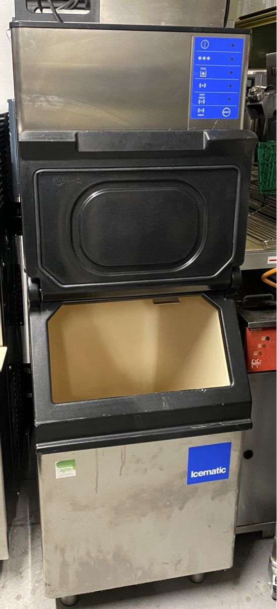 Elettrodomestici da cucina: Eiswürfelmaschine – Usato da Dietikon venduto da dia_y8y5 1