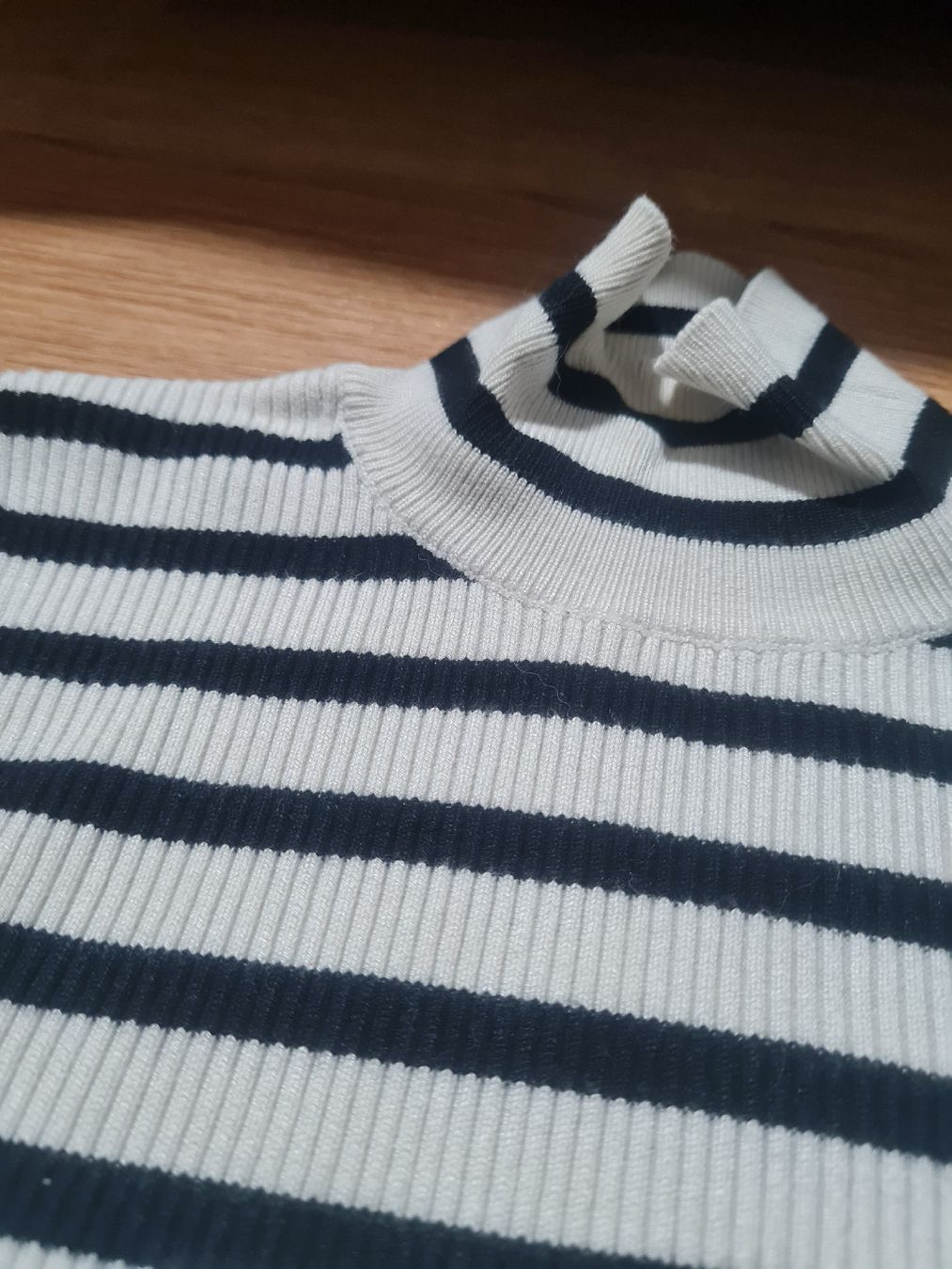 Zara Pullover & Sweatshirts: Pull ZARA rayé noir et blanc, taille S – Neu (gemäss Beschreibung) aus Crans-Montana von eli_57z8 1