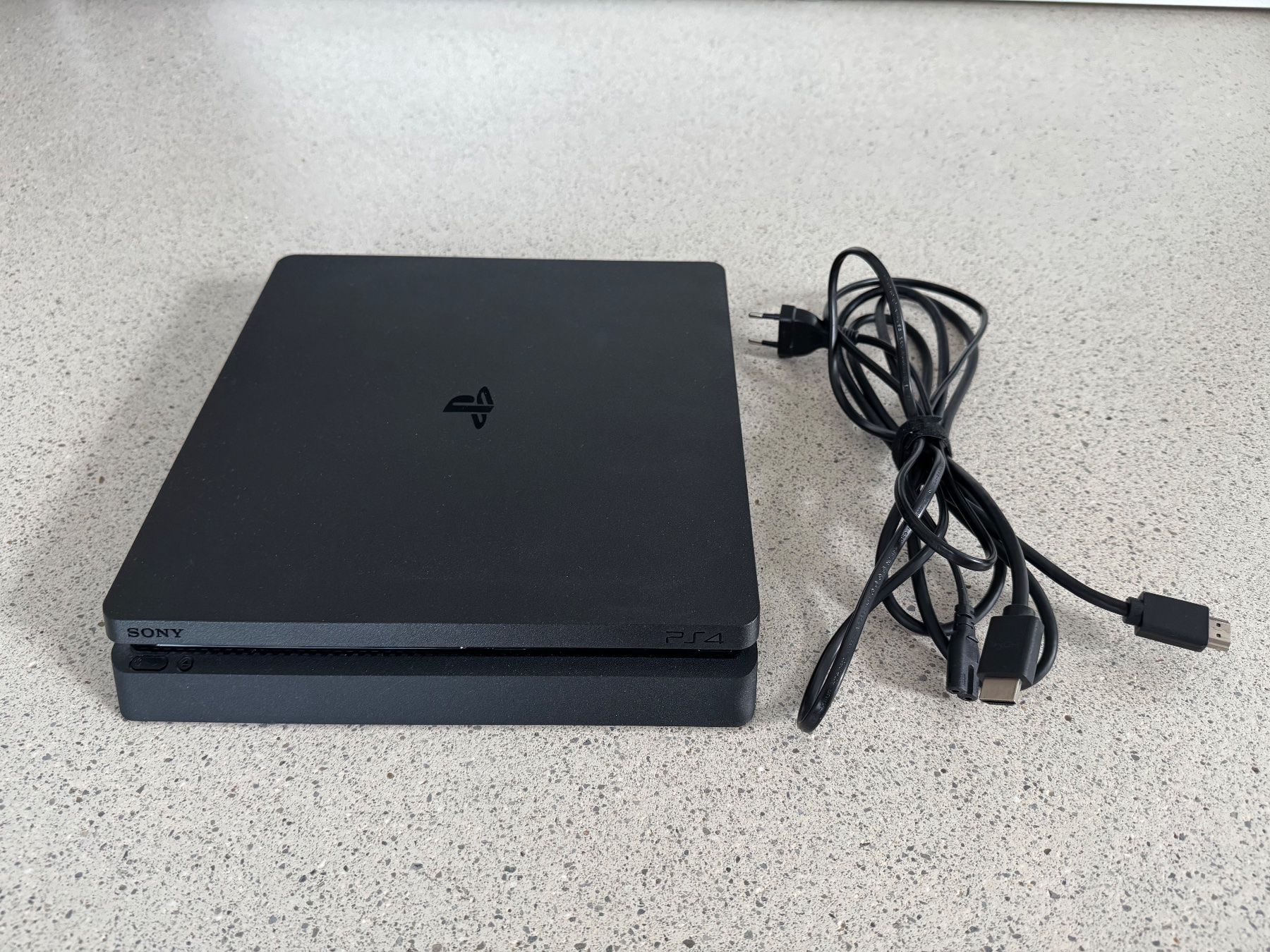 Sony Konsolen: PS4 Slim – Gebraucht aus Suhr von Tradewarrior
