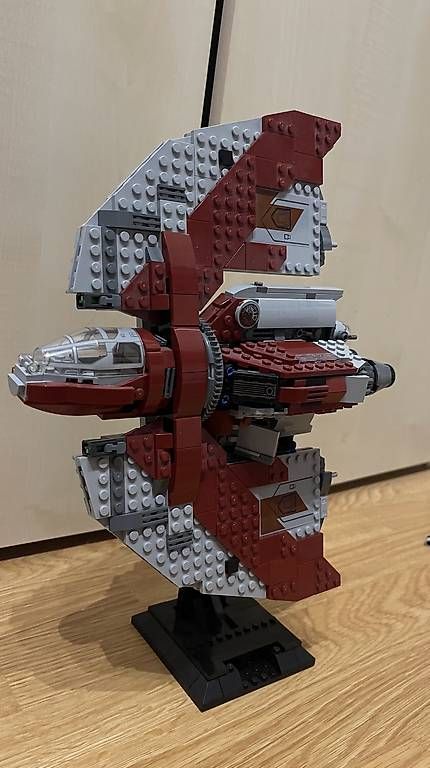 Lego Giocattoli: Lego Star Wars Ahsoka's T6-Shuttle mit Ständer – Usato da Biel-Benken BL venduto da Nick_3j8