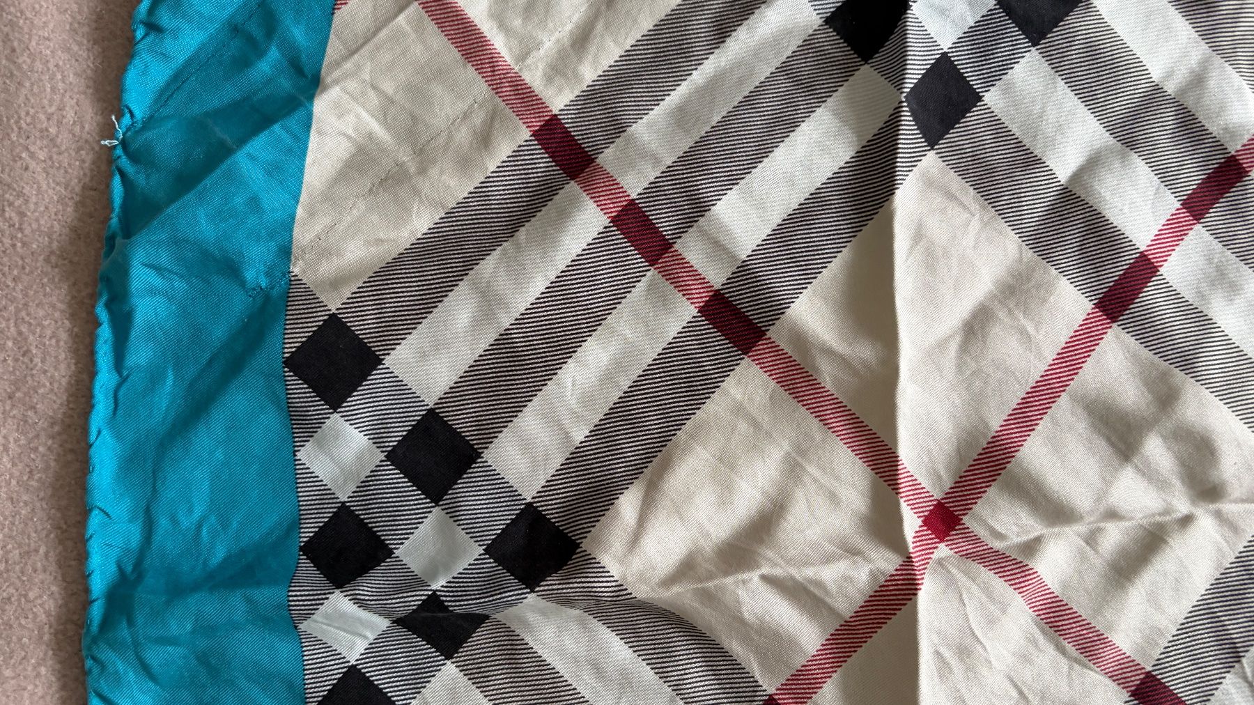 Burberry Foulard & Sciarpe: Burberry Schal – Usato da Liestal venduto da Goldart 2