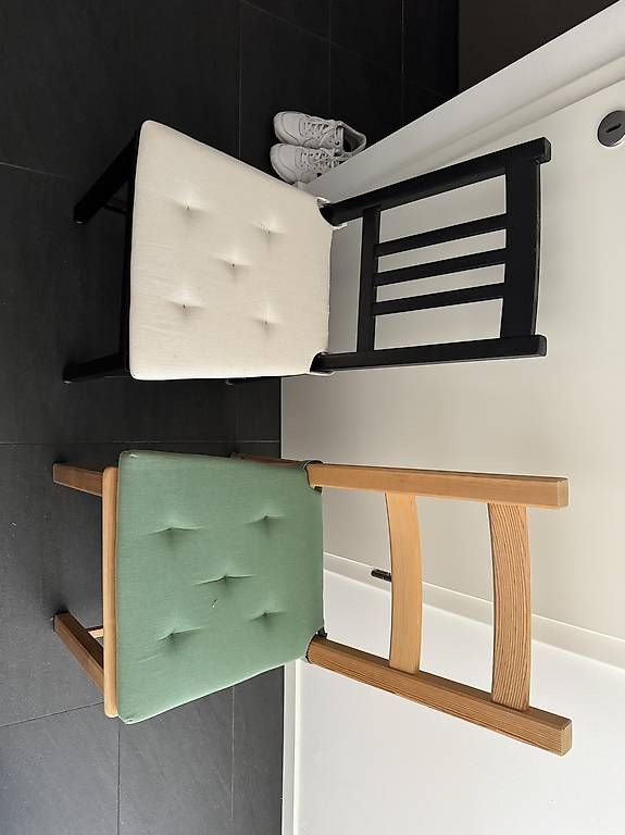Stühle: Chaises  – Gebraucht aus Chavannes-Renens von gue_cxz6 2