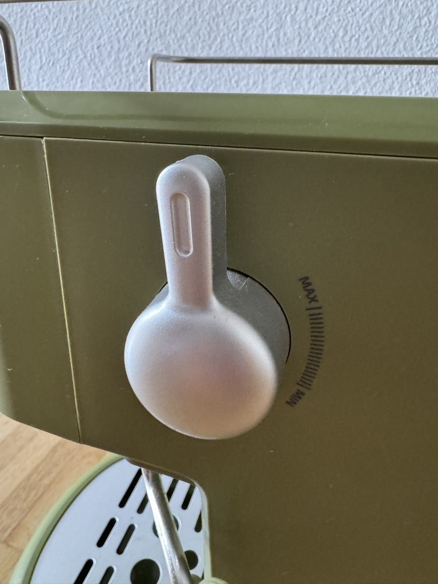 Macchine per caffè & Macchine per espresso: Cecotec Espressomaschine - Retro Style Grün – Usato da Zürich venduto da any_cyh9 5