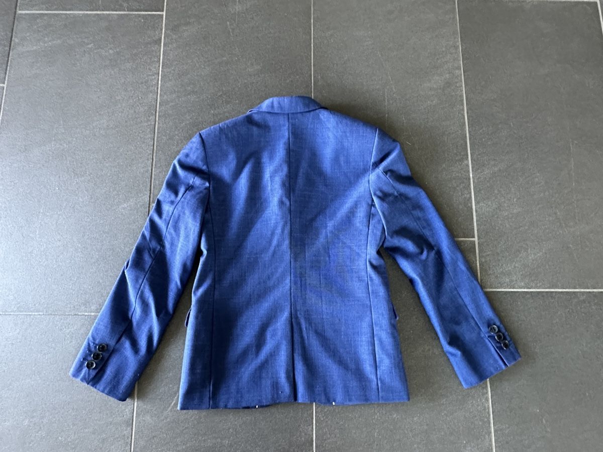 C&A Costumes, combinaisons de sport et fonctionnelles: Sakko C&A Premium blau Gr.134 – D'occasion à Dättlikon par Katalone 3