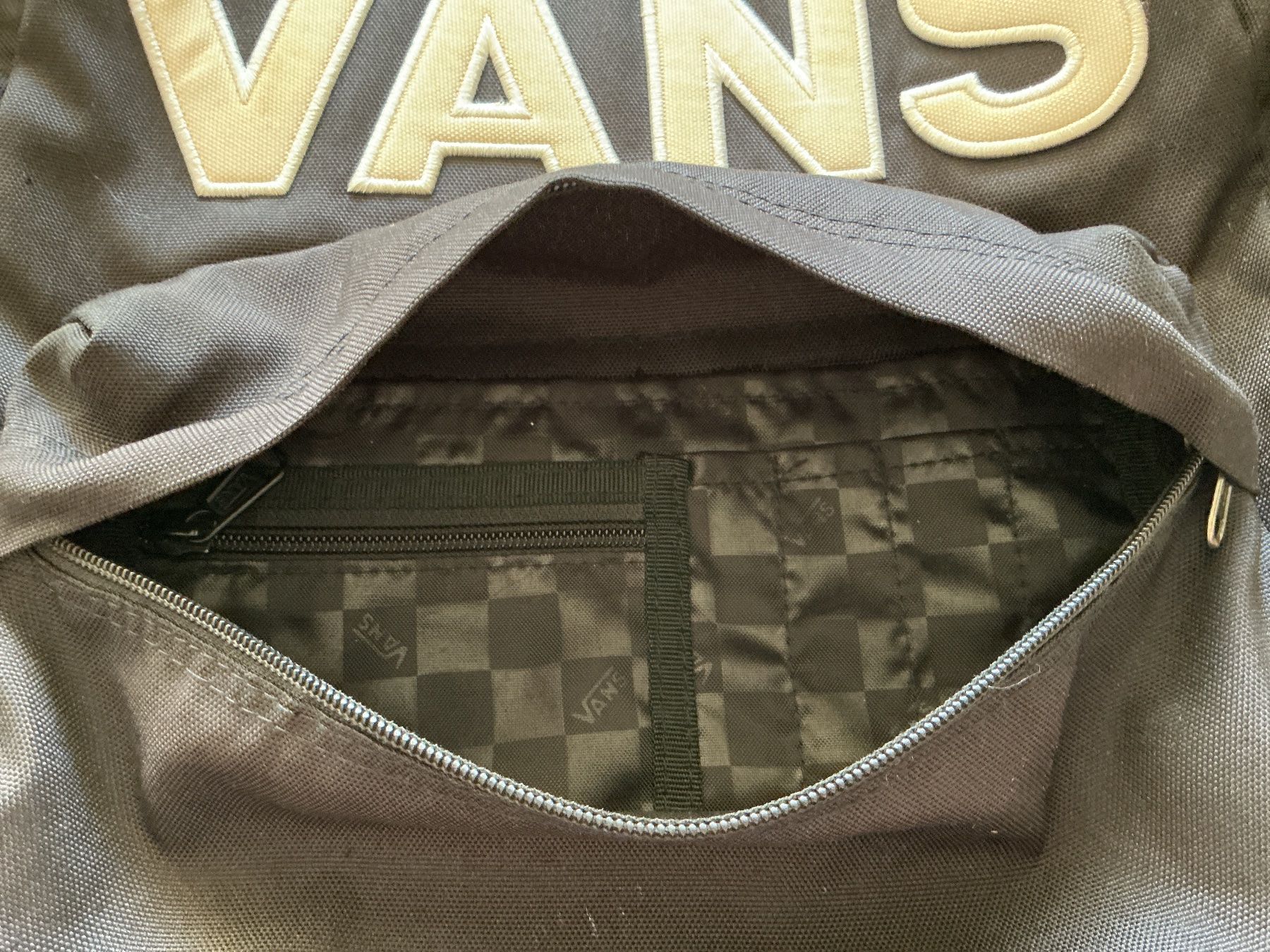 Vans Zaini: Vans Rucksack schwarz – Usato da Frauenfeld venduto da Stehojen 2