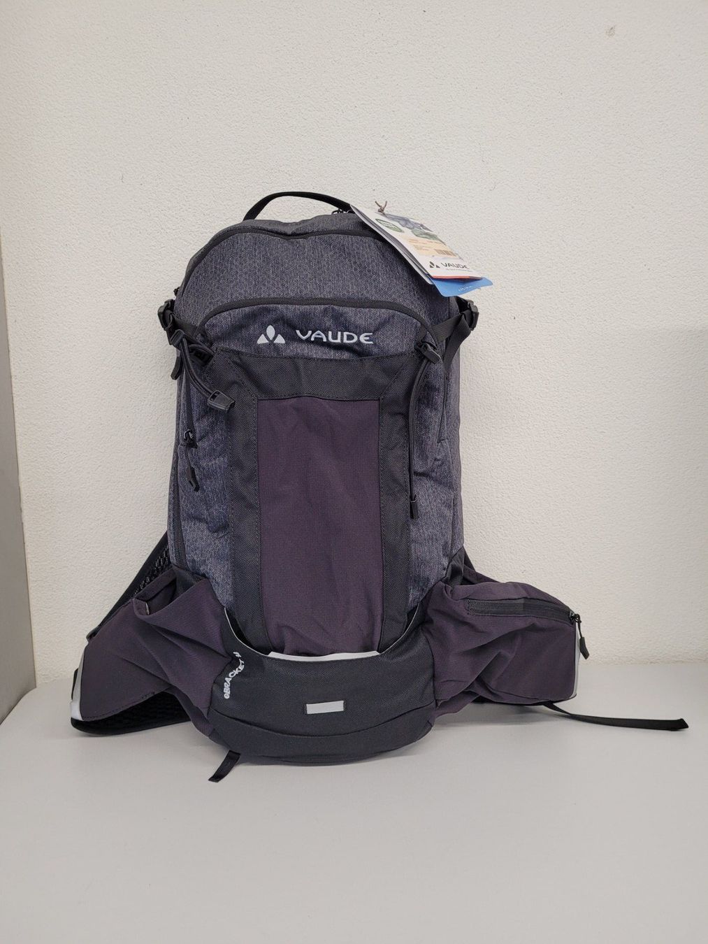 Vaude Zaini: VAUDE Rucksack eBracket14, black, 14 Lt, 1200 gr – Nuovo e nell'imballaggio originale da Giswil venduto da mai_k7x7