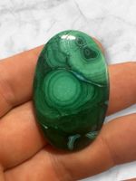 Malachit Cabochon mit hypnotisierenden Mustern, 75ct