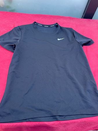 Kinder Junge Nike Sport T-Shirt Dri-Fit S