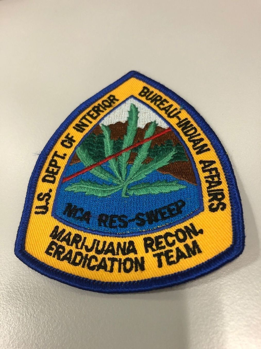 Placchette & Badge: abzeichen badge police narcotics – Usato da Lyss venduto da Schmuggler