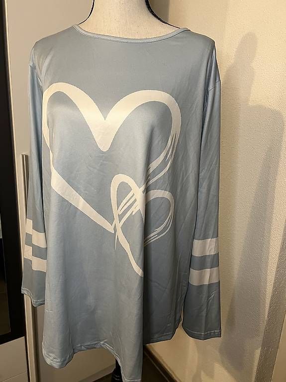 Pullover & Sweatshirts: Hellblauer Pullover - Grösse XL – Gebraucht aus Urdorf von Marybyii 2