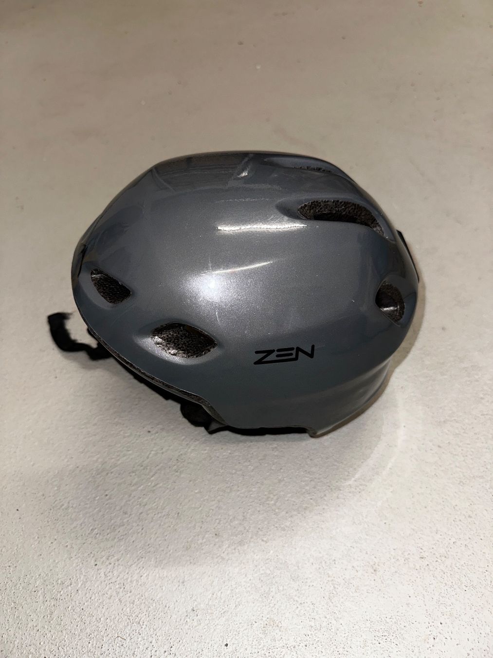 Caschi: Ski Helm Erwachsene – Usato da Sarmenstorf venduto da SamiraB. 3