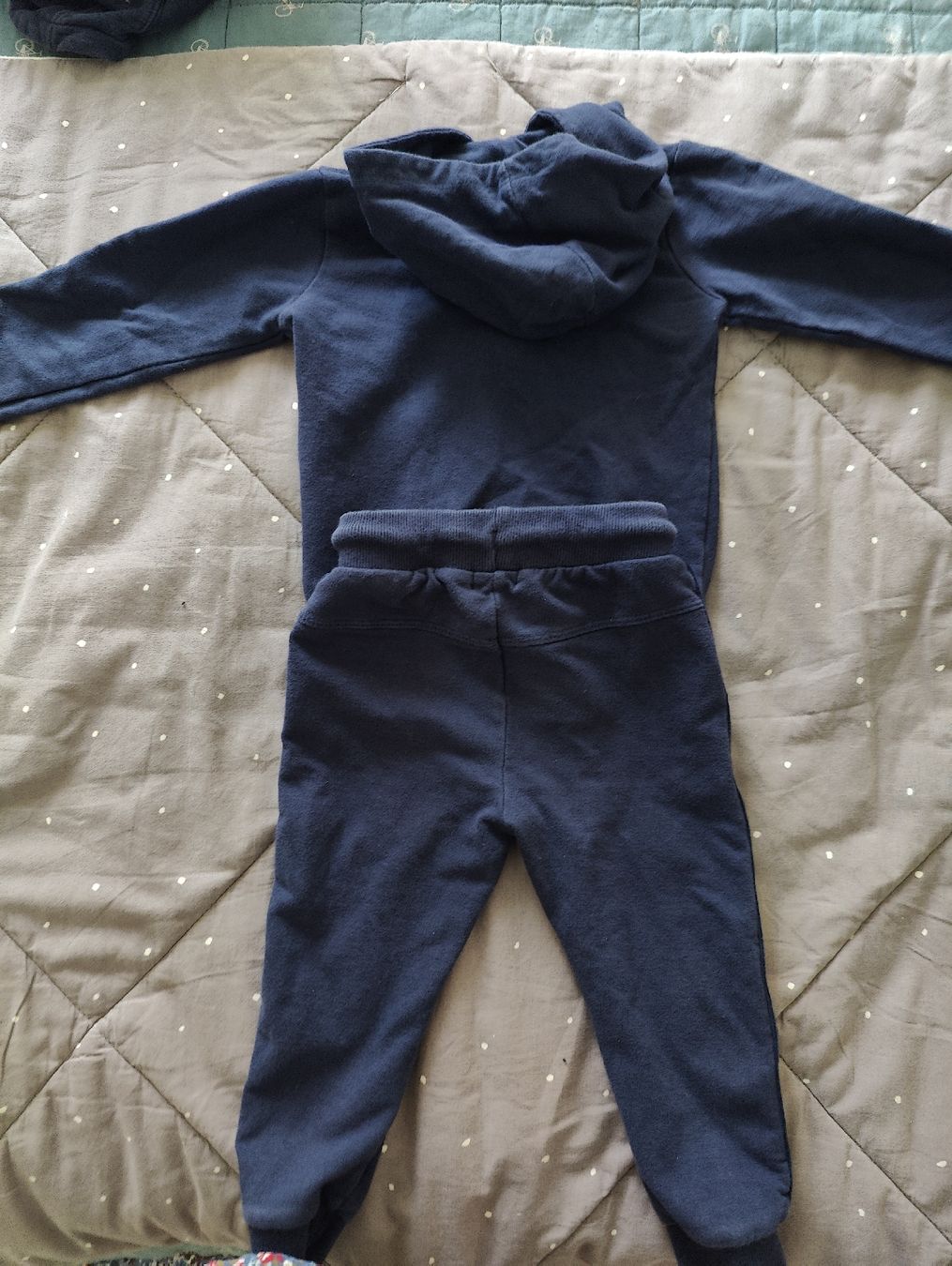 Ensembles: Pullover und Hose Anzug Dirkje Grösse 92/2Y  – D'occasion à Zürich par sof_f2ts 1