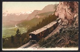 Brünigbahn bei der Fahrt durch die Berg