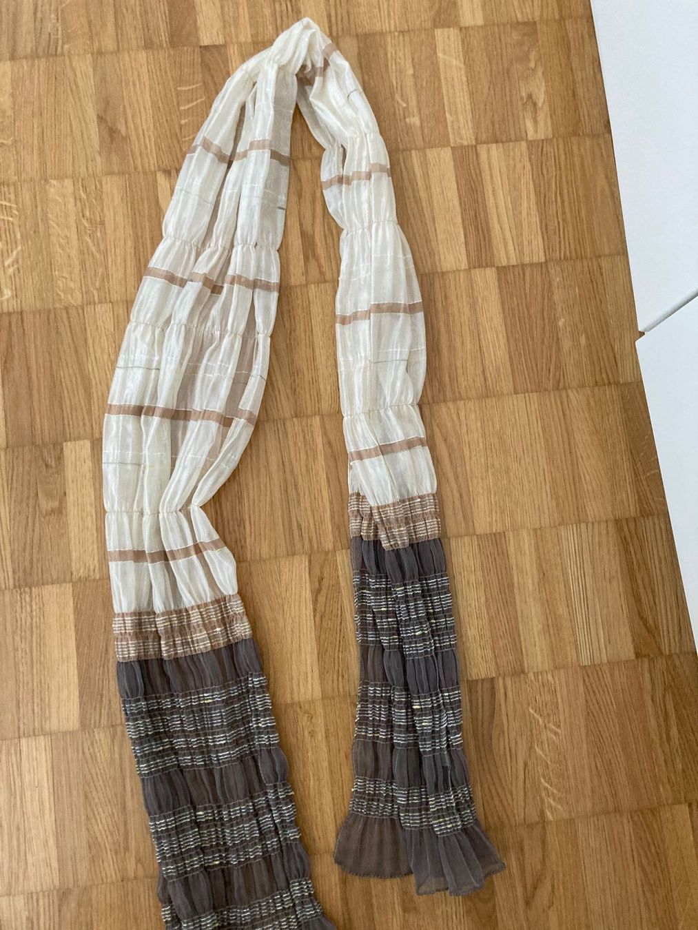 Foulard & Sciarpe: Schickes Foulard – Nuovo (secondo la descrizione) da Winterthur venduto da Sunshine143