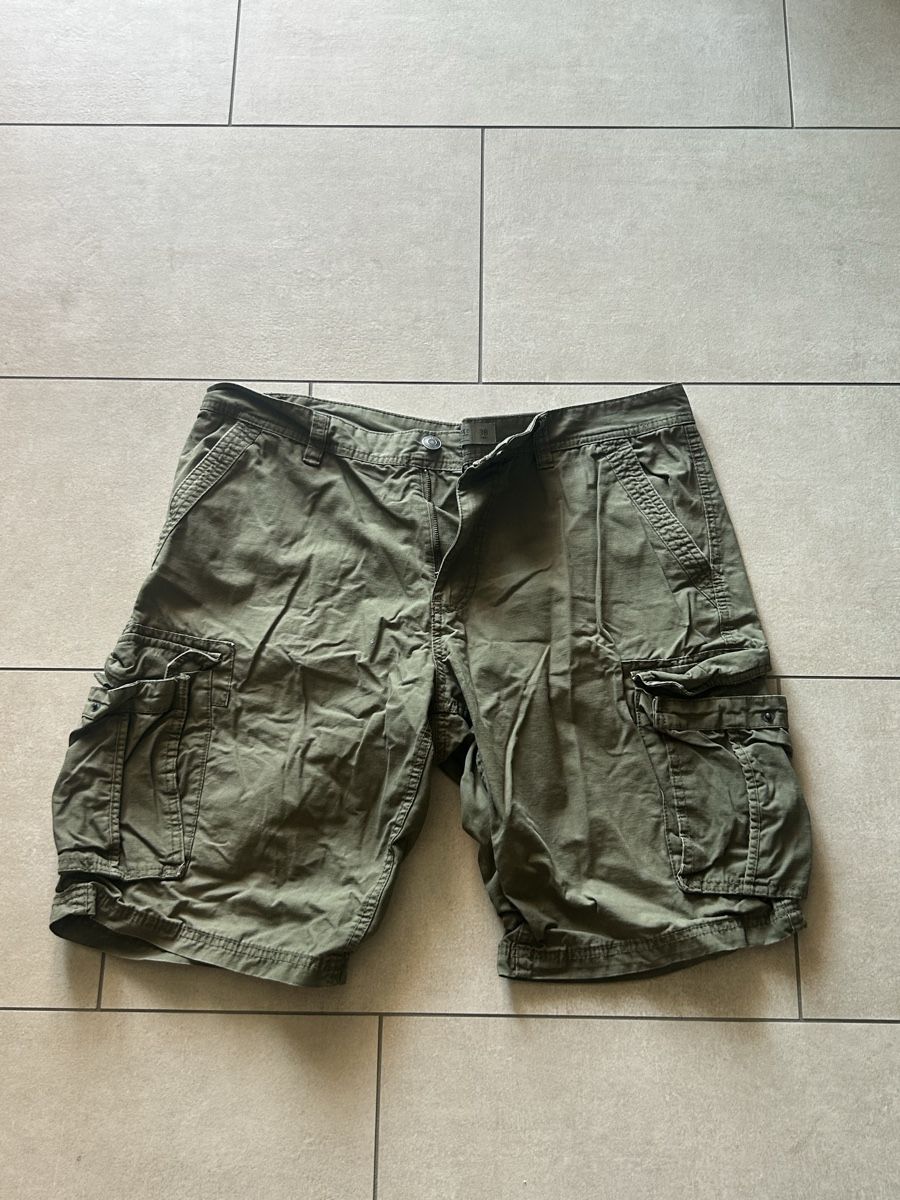 C&A Jeans: Cargo Jeans Olivegrün – Neuf (Voir description) à Maisprach par _aliciarebecca_