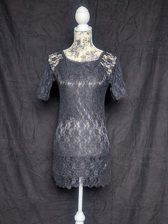 Vestiti: Schwarzes Spitzenkleid Gr. 36  figurbetont – Usato da Triesenberg venduto da JustAPhotographer