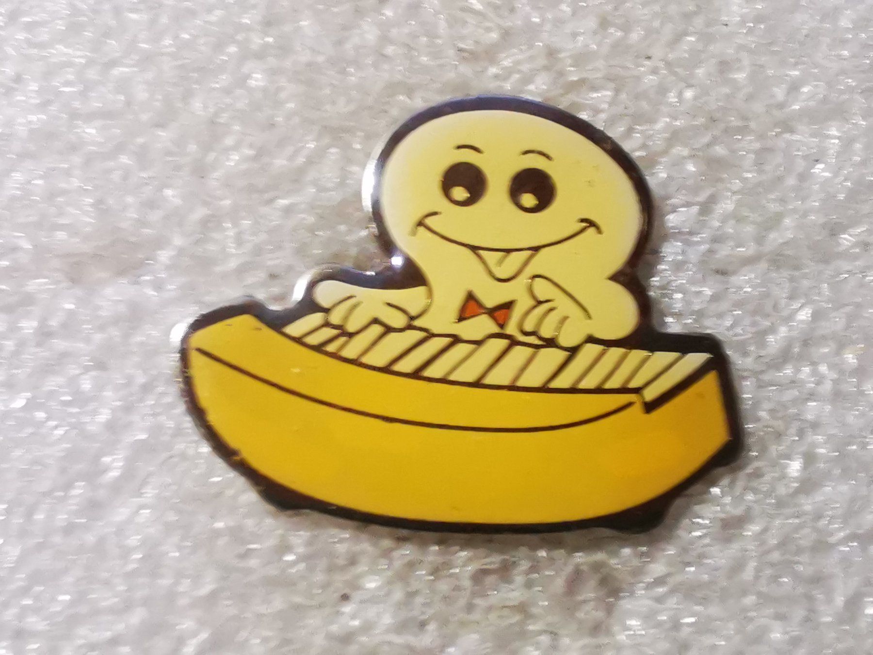Plaketten & Abzeichen: Ansteckpin 118: Maga Bio – Gebraucht aus Oppligen von Pin-Fall-Shop