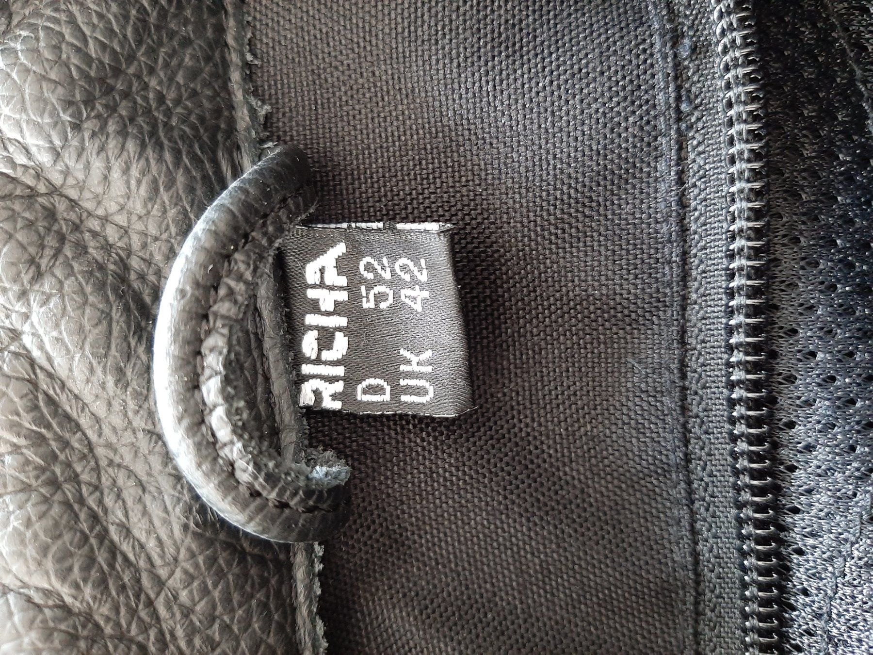 Giacche: Richa Motorradjacke Leder Textil Gr. 52 schwarz – Usato da Lüsslingen venduto da Famshop 1