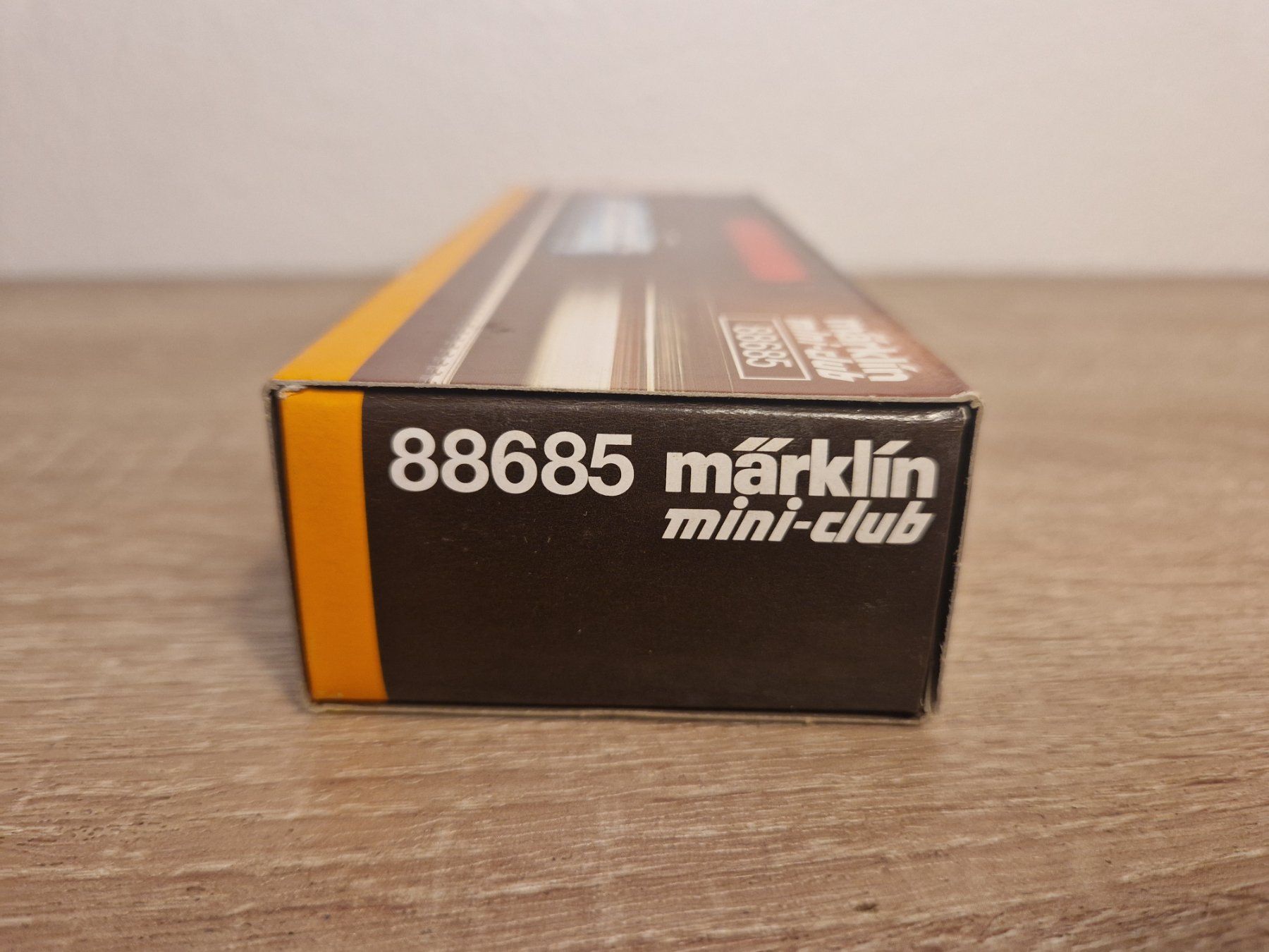 Märklin Modellini di ferrovie: Märklin Z 88685 E-Lok Milch BR 101 DB – Usato da St-Aubin-Sauges venduto da Lo_Go 9