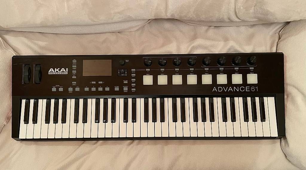 Akai Strumenti musicali: AKAI Advance 61 - Keyboard – Usato da Malvaglia venduto da mar_bag94 1