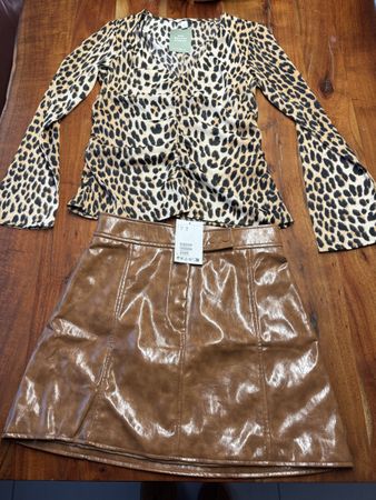 H&M Set: Minirock in Lederoptik & Leo Bluse, Grösse 38