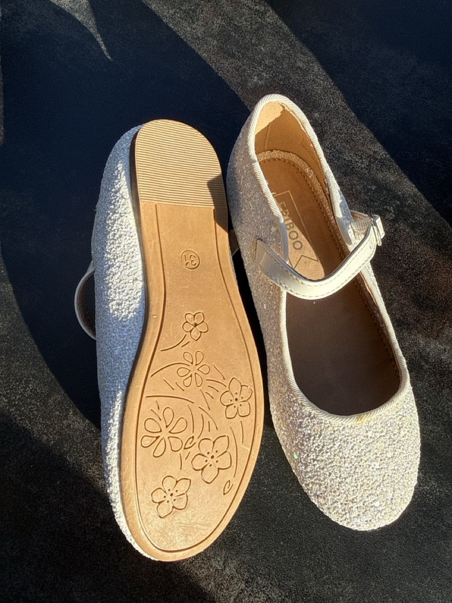 Scarpe per ragazze: Chaussures Paillettes Fille Taille 31 – Usato da Blonay venduto da Simba1094 1