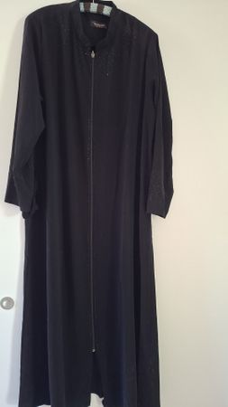 Abaya AYSEMA schwarz bestickt Grösse 52 neuwertig