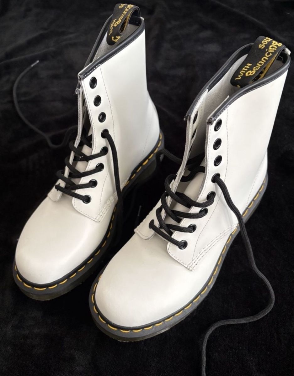 Dr. Martens Scarpe da uomo: Dr. Martens 1490 Weiss Gr. 39 – Usato da Steffisburg venduto da Johani87 2