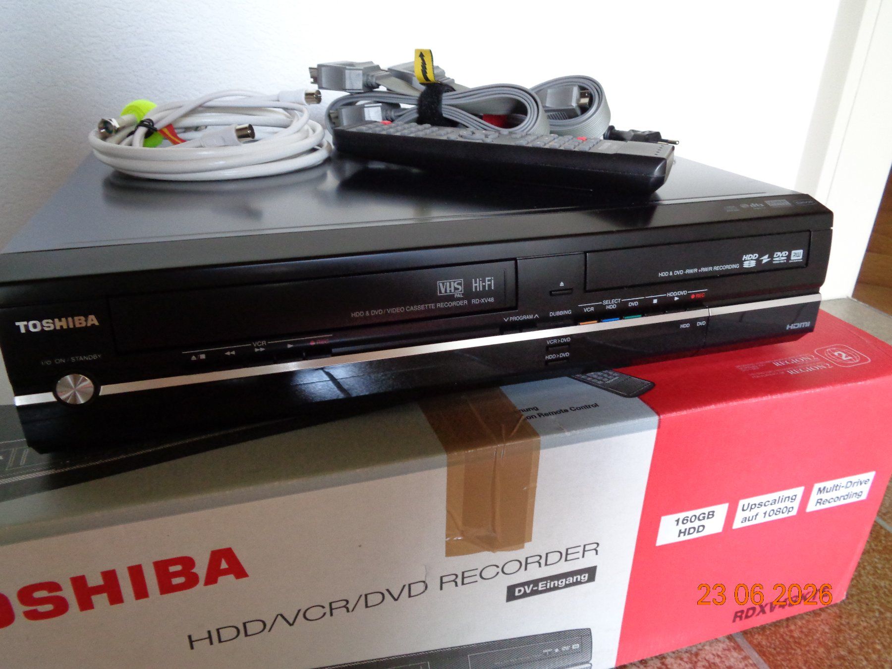 Toshiba Lettore multimediale & Streamer: Toshiba HDD/VCR/DVD Recorder – Usato da Wiesendangen venduto da Gullfoss 2