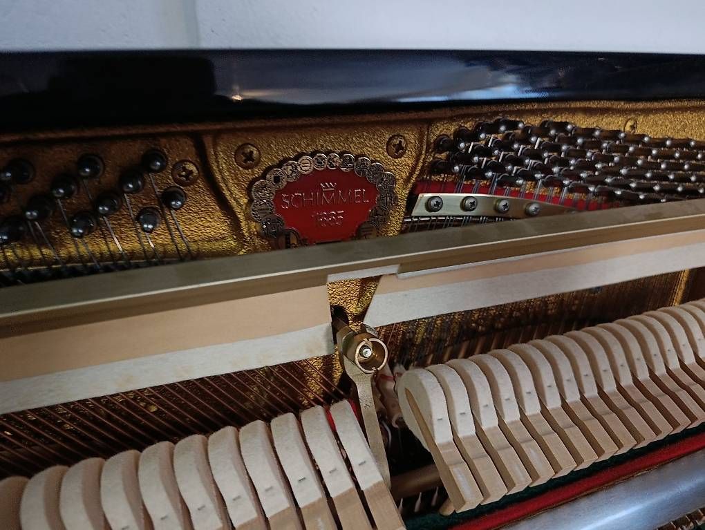 Musikinstrumente: Klavier Schimmel – Gebraucht aus Küttigen von PianoSarbach 2